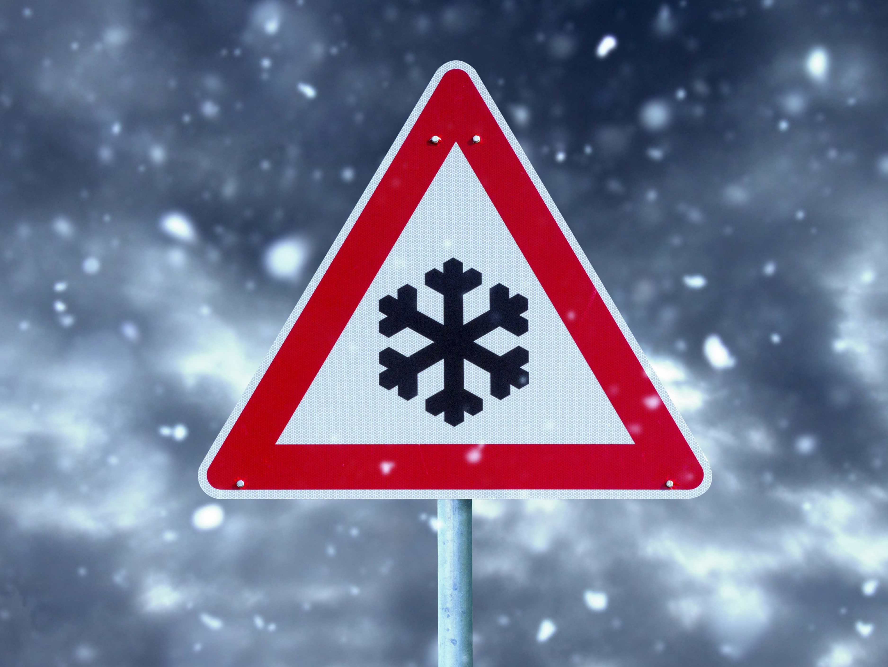 Eisiger Winter droht! -10 Grad in Deutschland! Kältepeitsche mit Schnee bringt frostige Temperaturen zu uns!