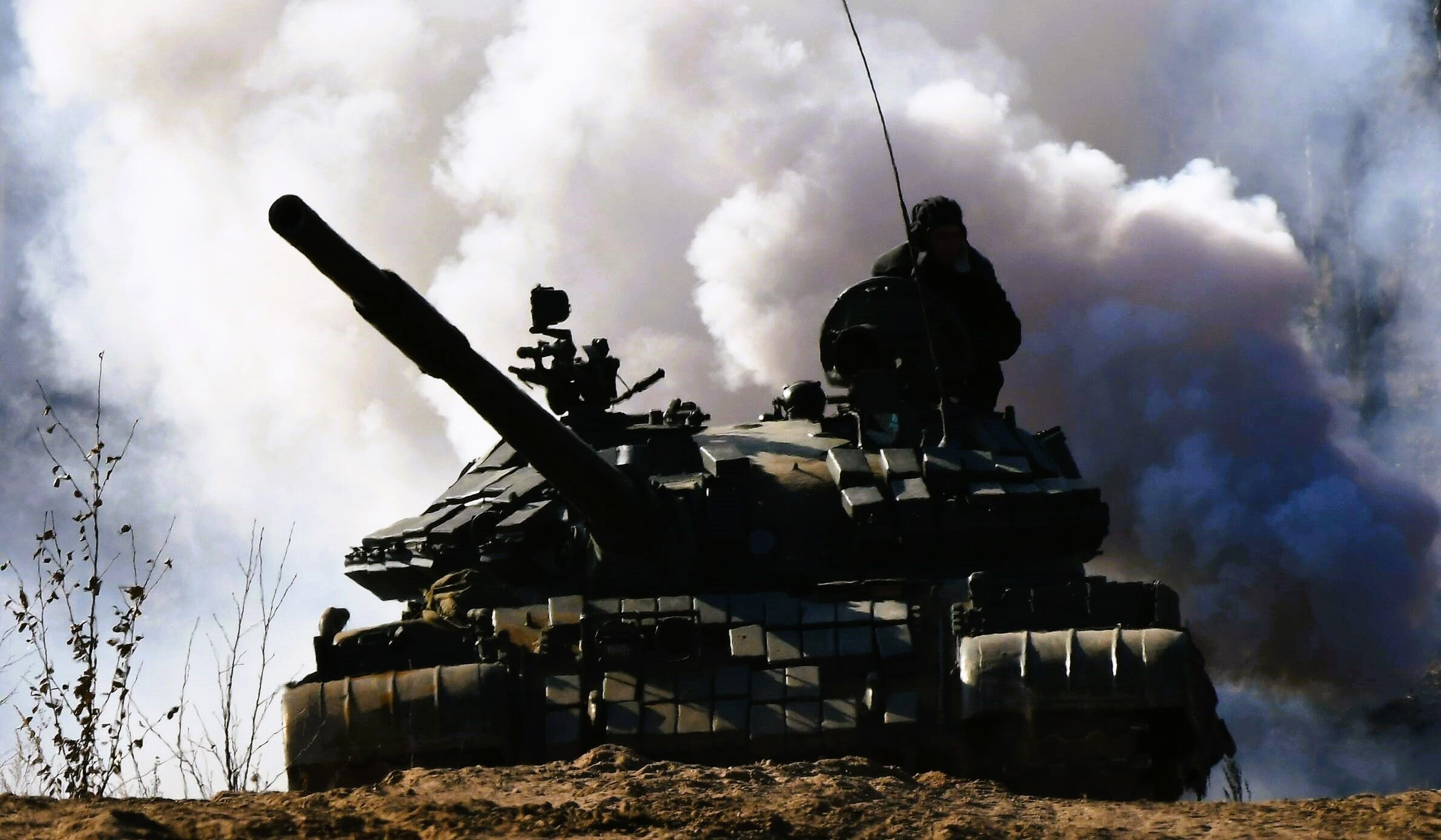 Russische Armee startet Fontal-Angriff und nutzt selbe Taktiken wie Wagner-Söldner! Keine Rücksicht auf Verluste