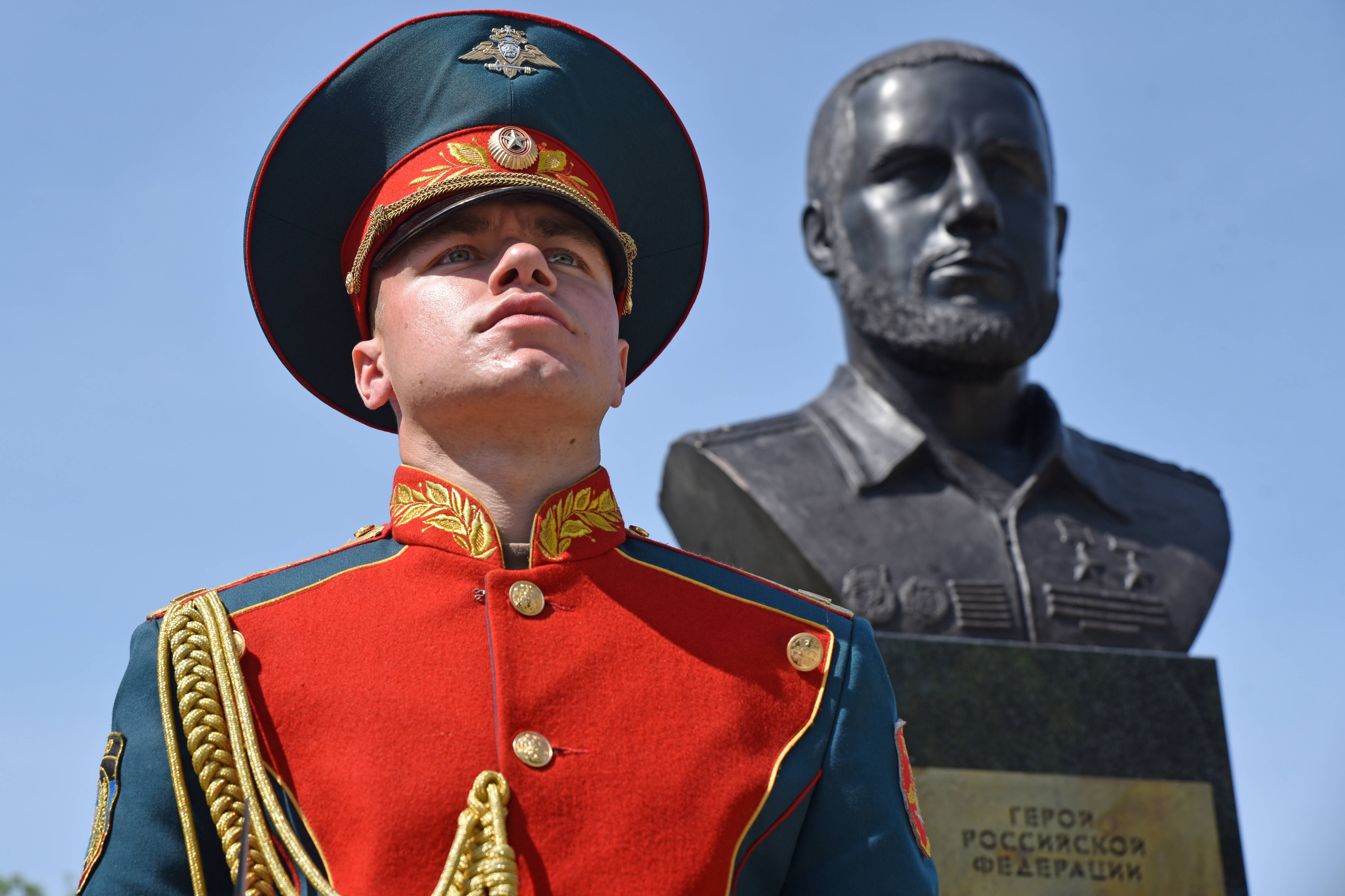 Feiger, ukrainischer Bürgermeister läuft zu den Russen über - das ist sein Preis!