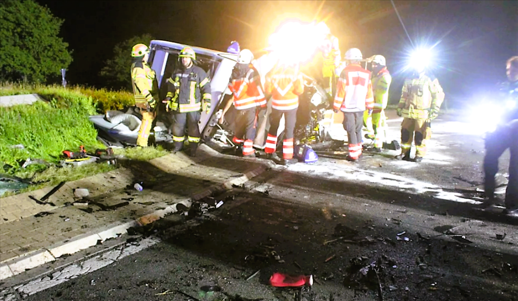 Tödlicher Unfall! Junger Mann rast gegen Bagger und stirbt - nur Stunden vor seinem 24. Geburtstag!