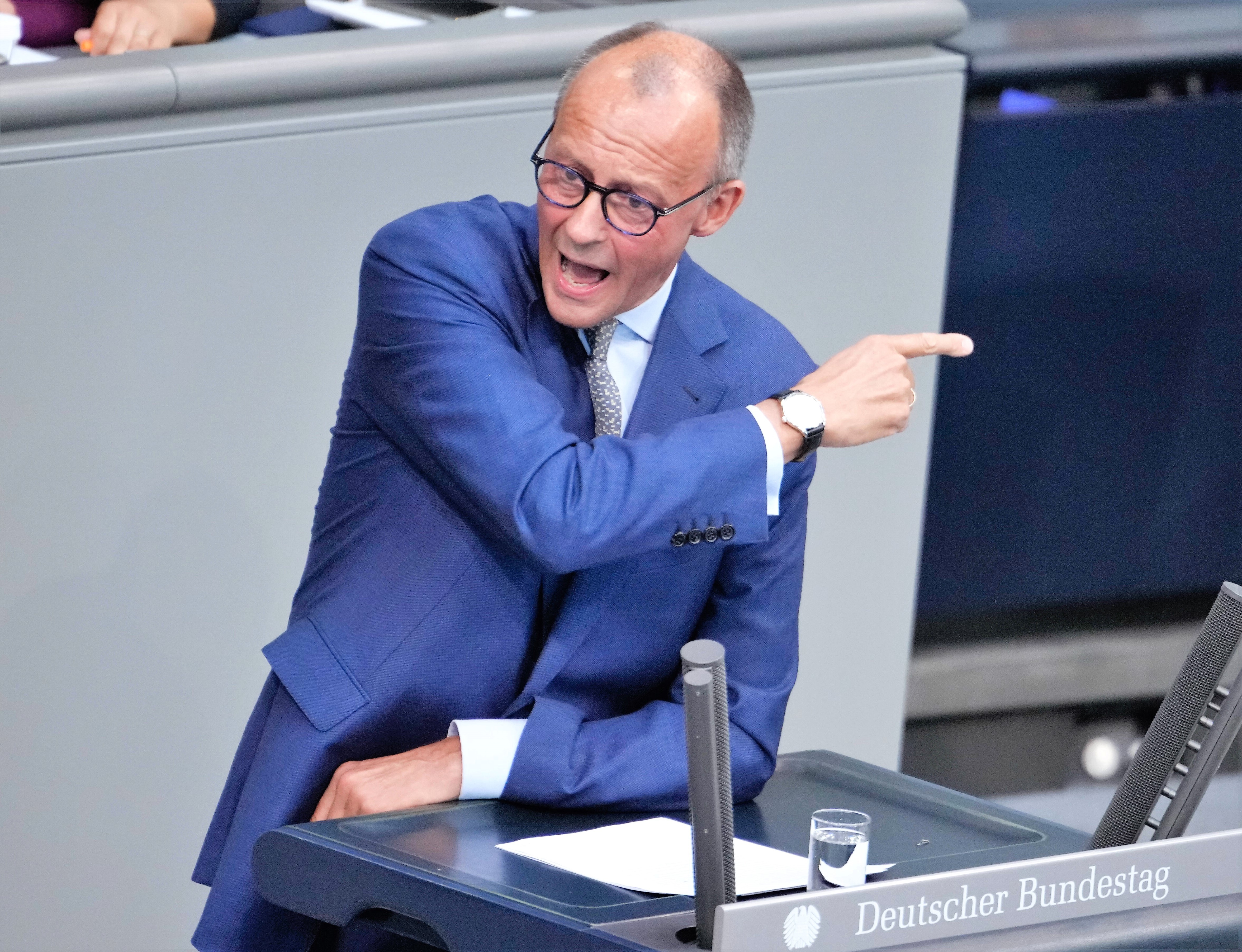 Umfrage-Desaster! Supergau für Friedrich Merz - Umfragewerte zeigen: Keiner will Merz als Kanzler!