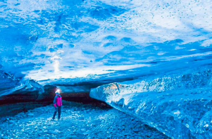 Zwei Touristen vermisst! Berühmte Eishöhle ist eingestürzt - Geführte Wanderung endet in Tragödie!