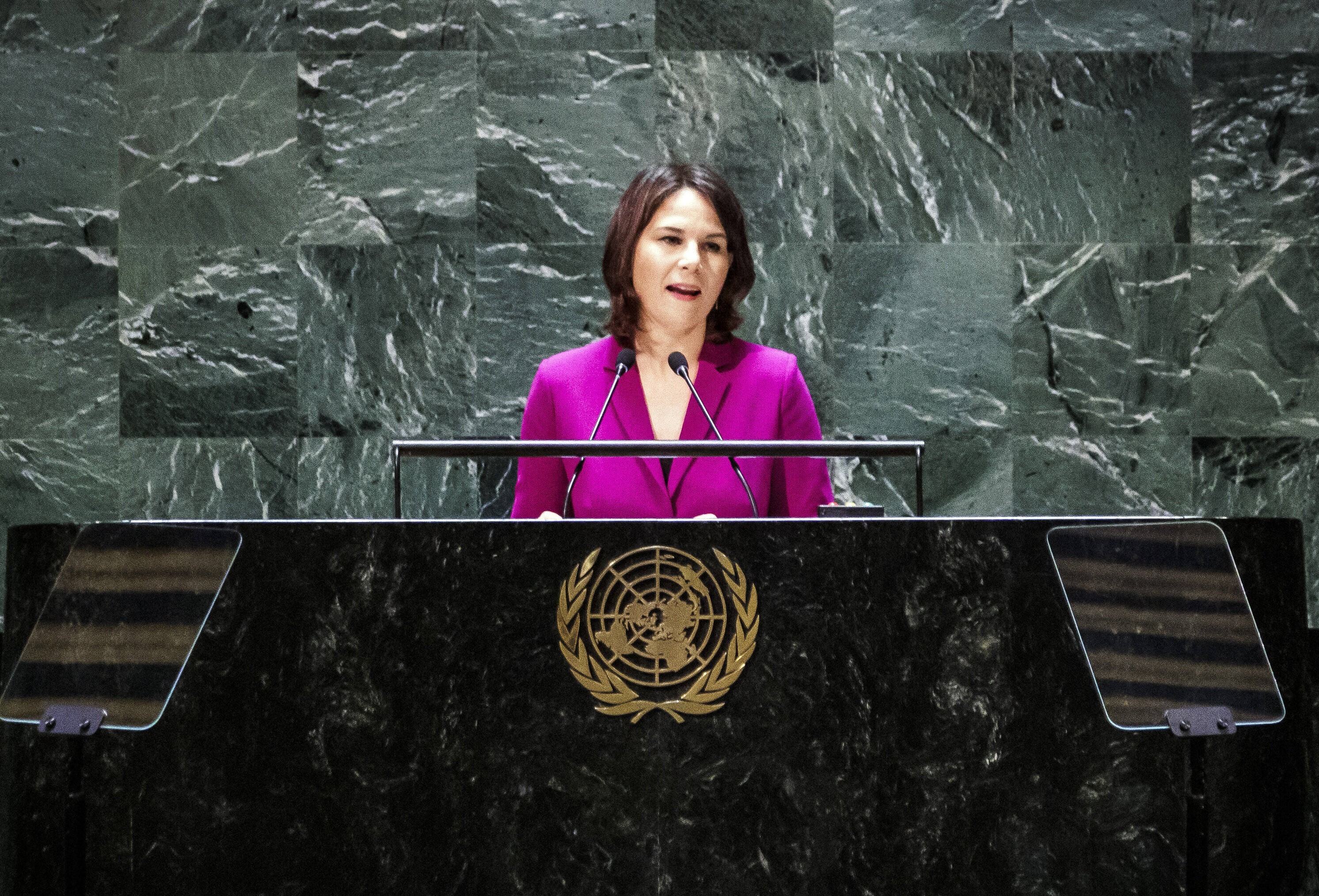 Kann Baerbock den Krieg stoppen? Baerbocks heikle Friedensmission in China - ist lebenswichtig!