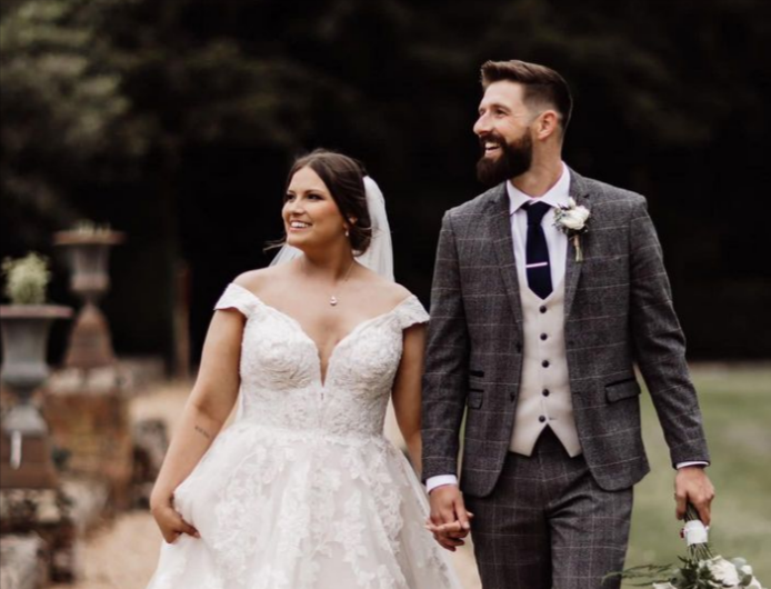 Ehefrau von Fußballprofi stirbt nur kurz nach der Hochzeit - jetzt teilt er trauriges Bild!