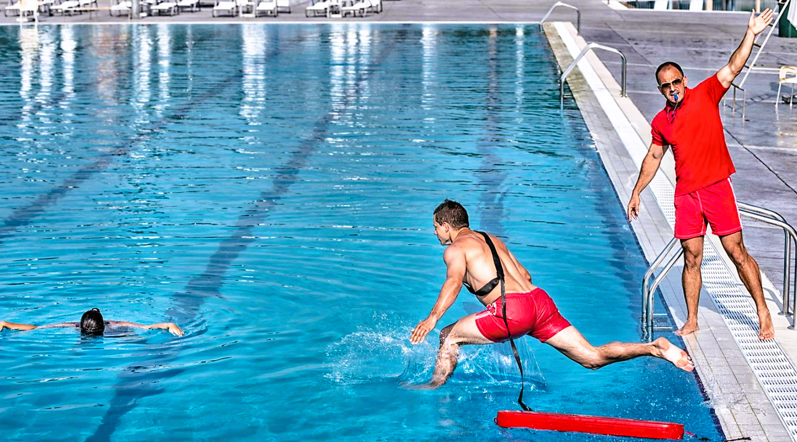 Todesdrama im Schwimmbad: Junger Mann nach Sprung vom 10-Meter-Turm gestorben!